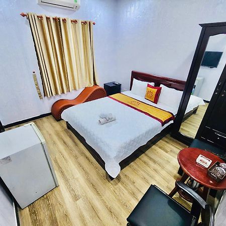 Khach San Sao Mai Hotel Хошимин Екстериор снимка