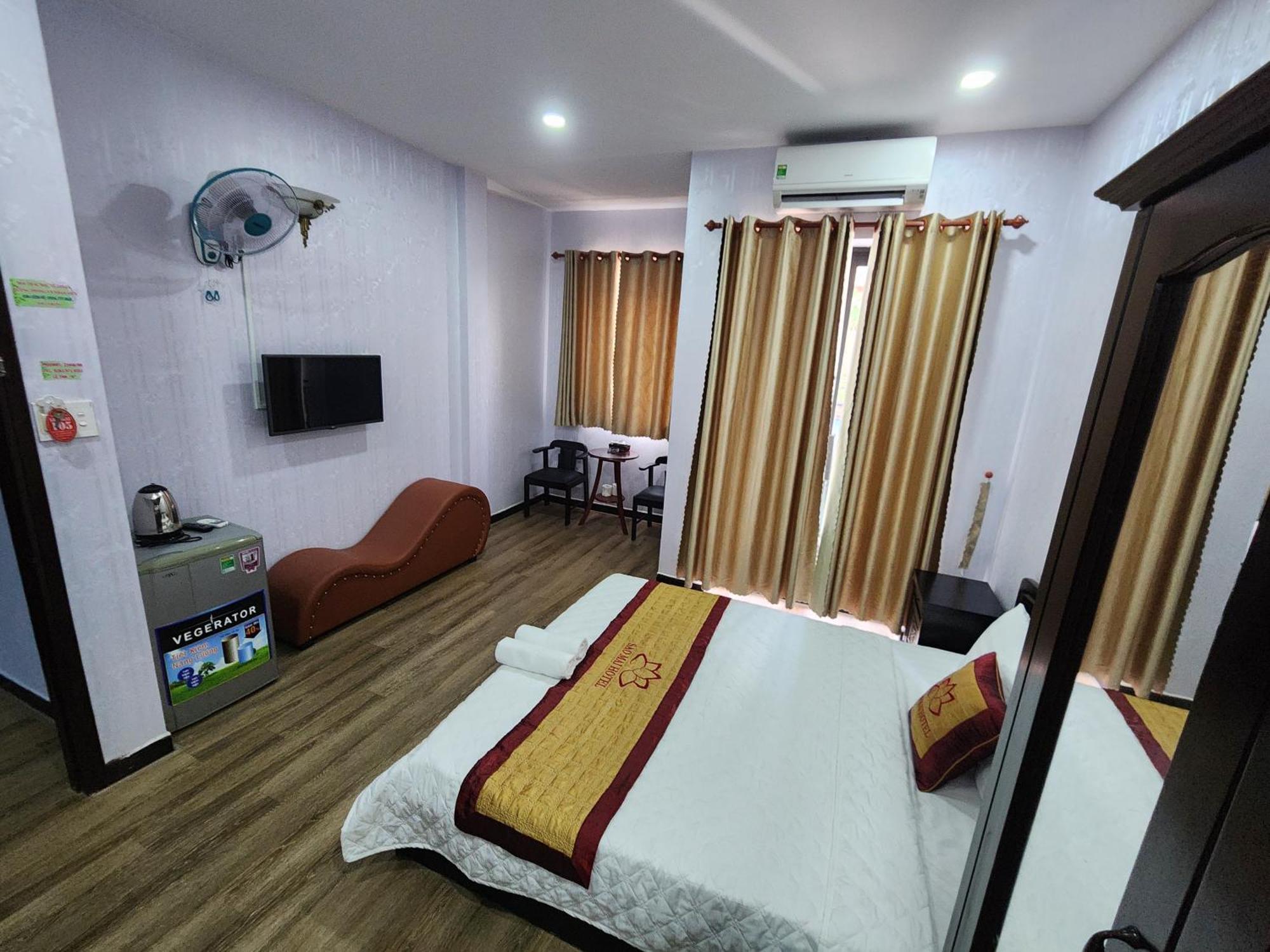 Khach San Sao Mai Hotel Хошимин Екстериор снимка