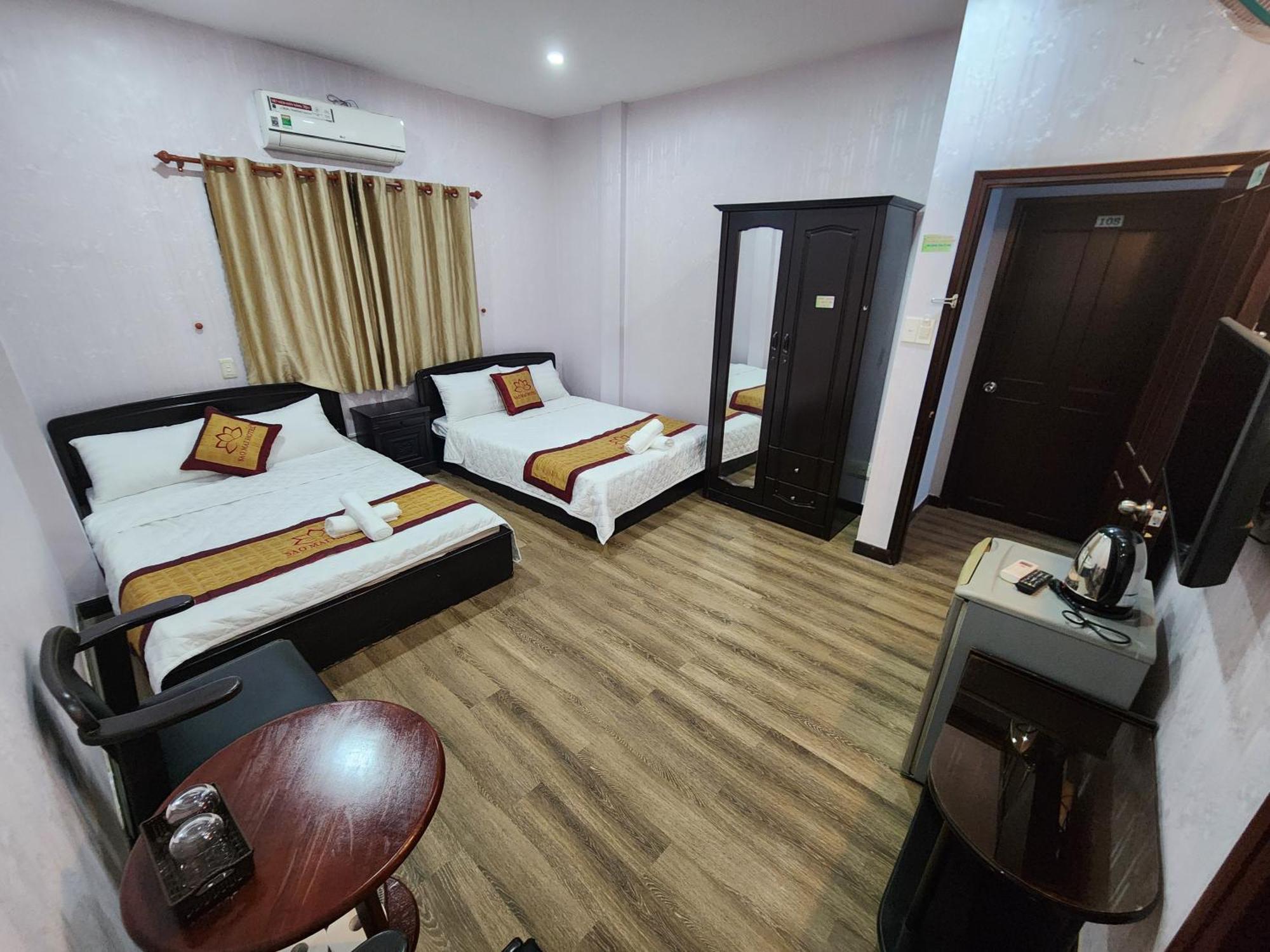 Khach San Sao Mai Hotel Хошимин Екстериор снимка