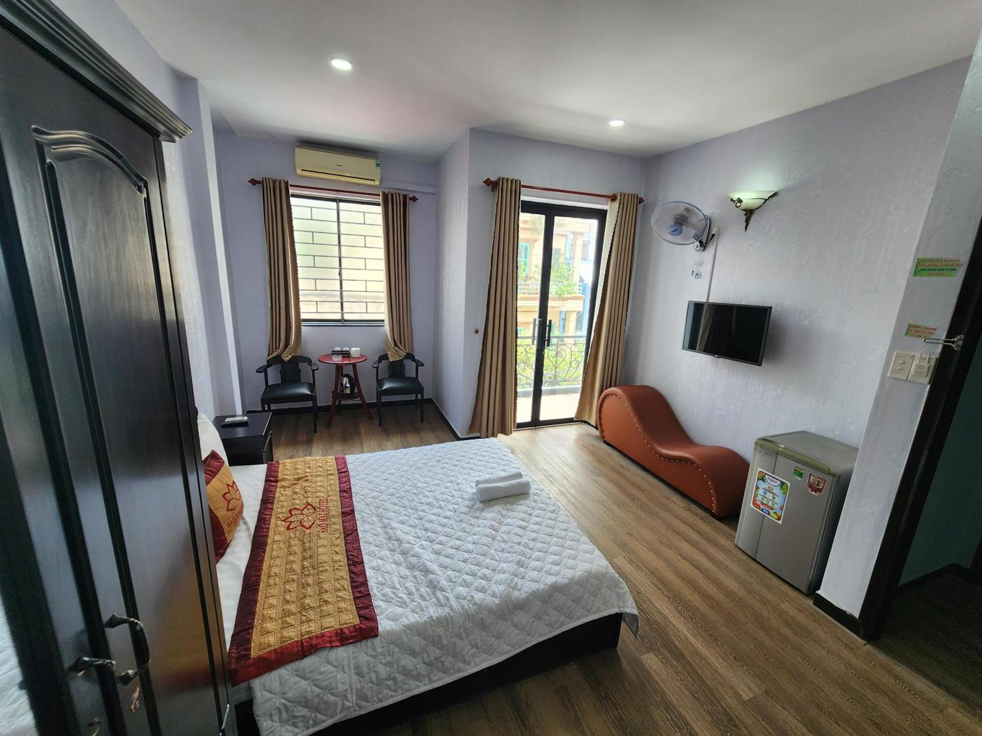 Khach San Sao Mai Hotel Хошимин Екстериор снимка