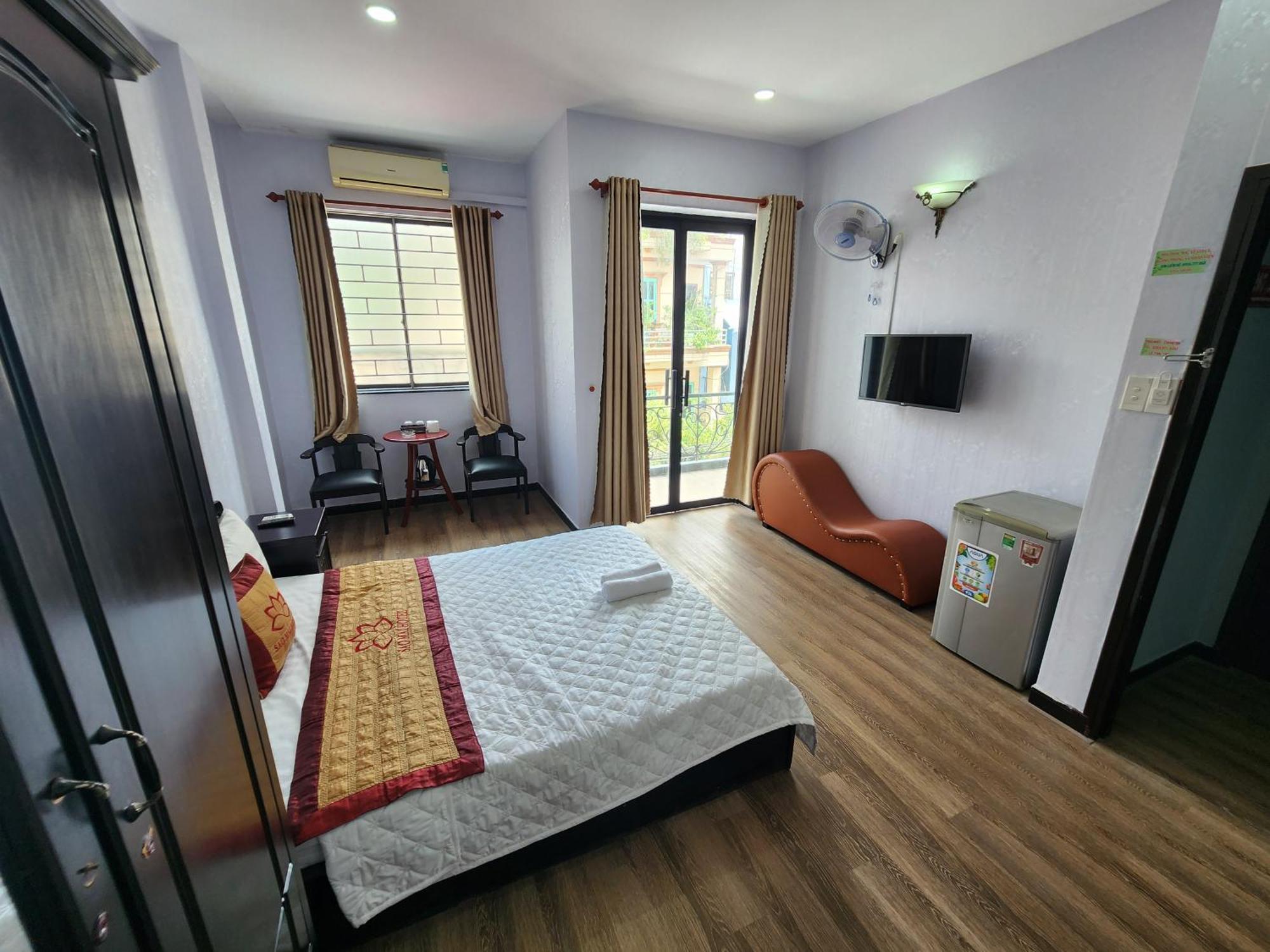 Khach San Sao Mai Hotel Хошимин Екстериор снимка