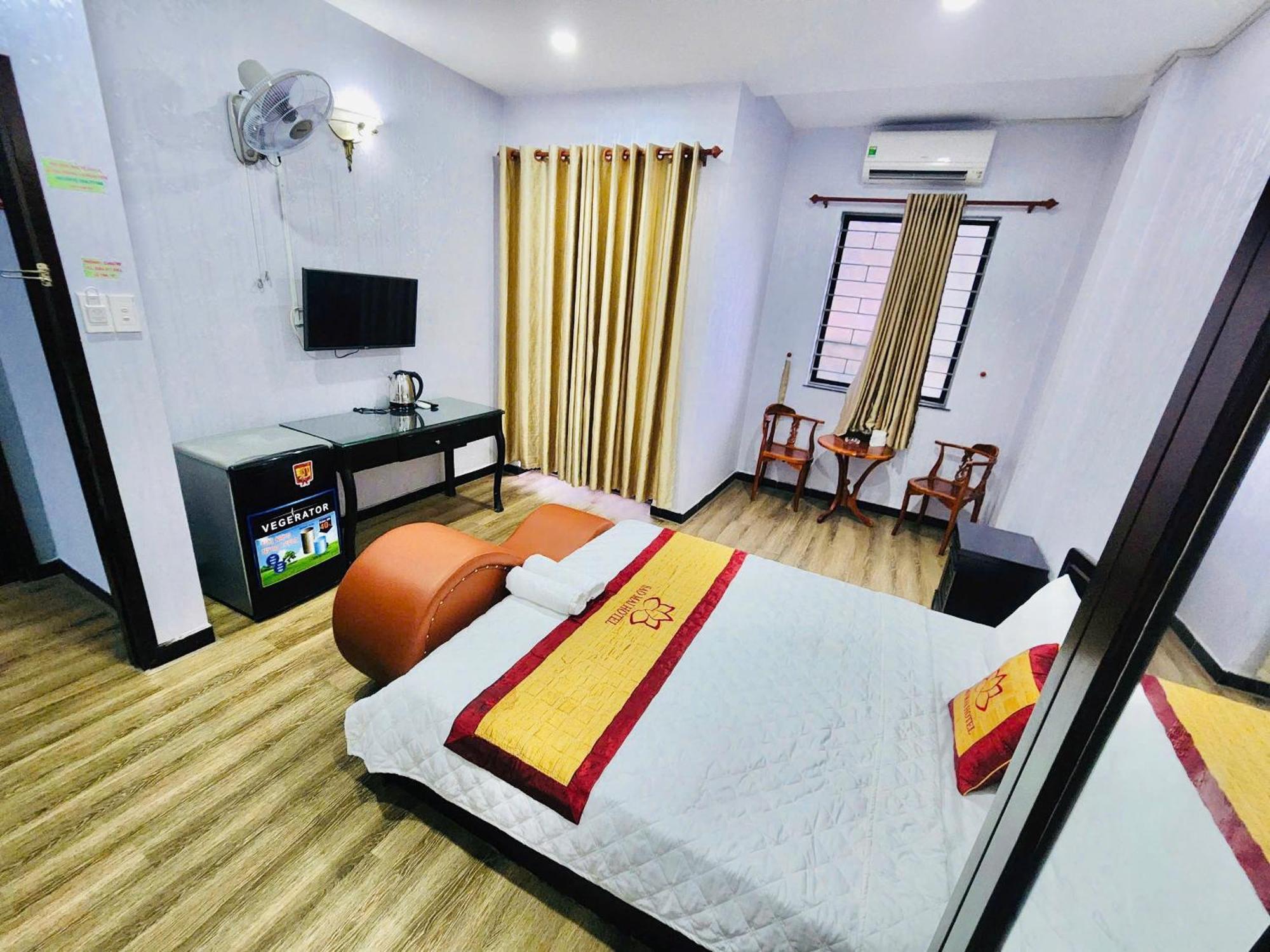 Khach San Sao Mai Hotel Хошимин Екстериор снимка