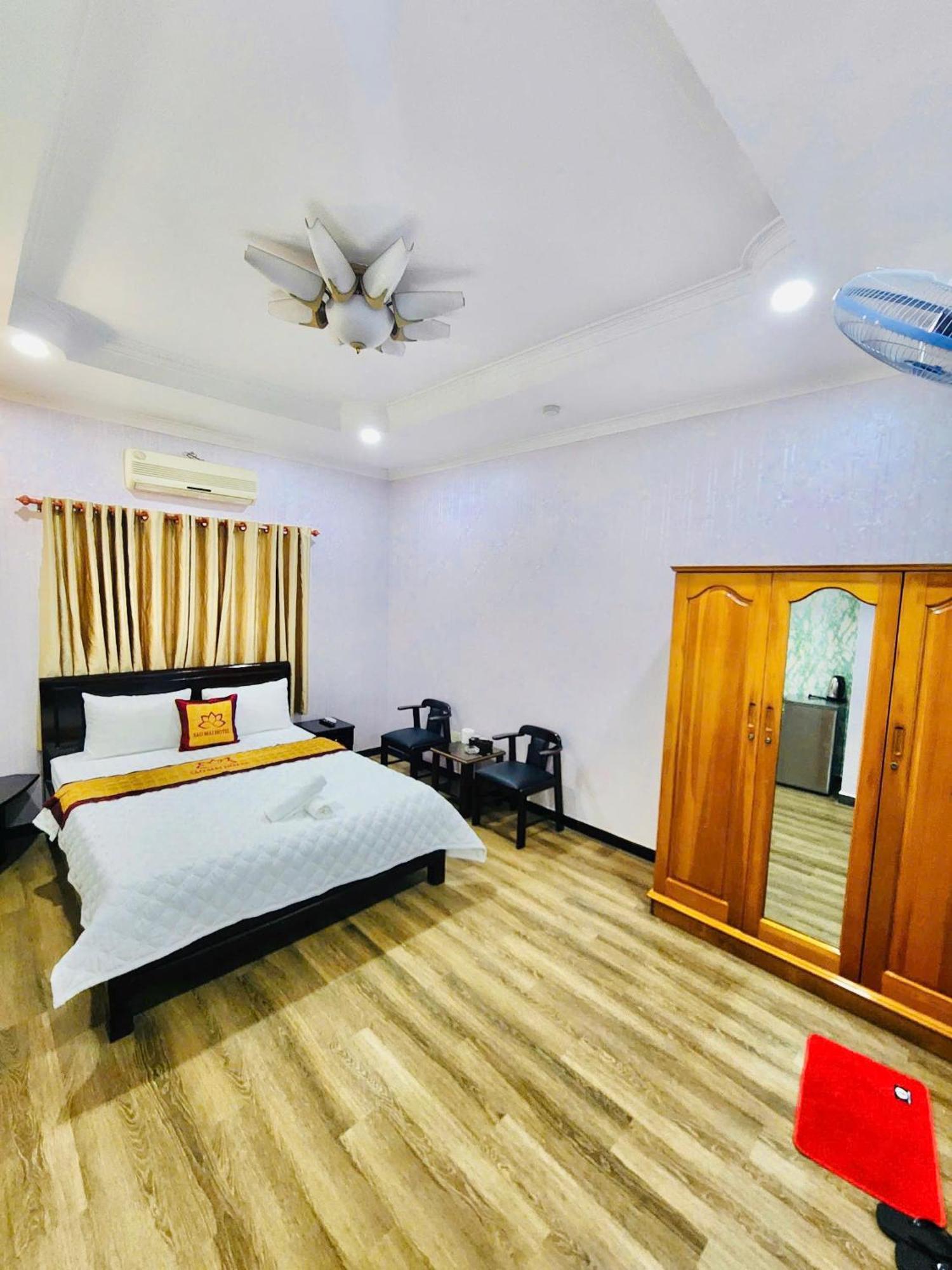 Khach San Sao Mai Hotel Хошимин Екстериор снимка