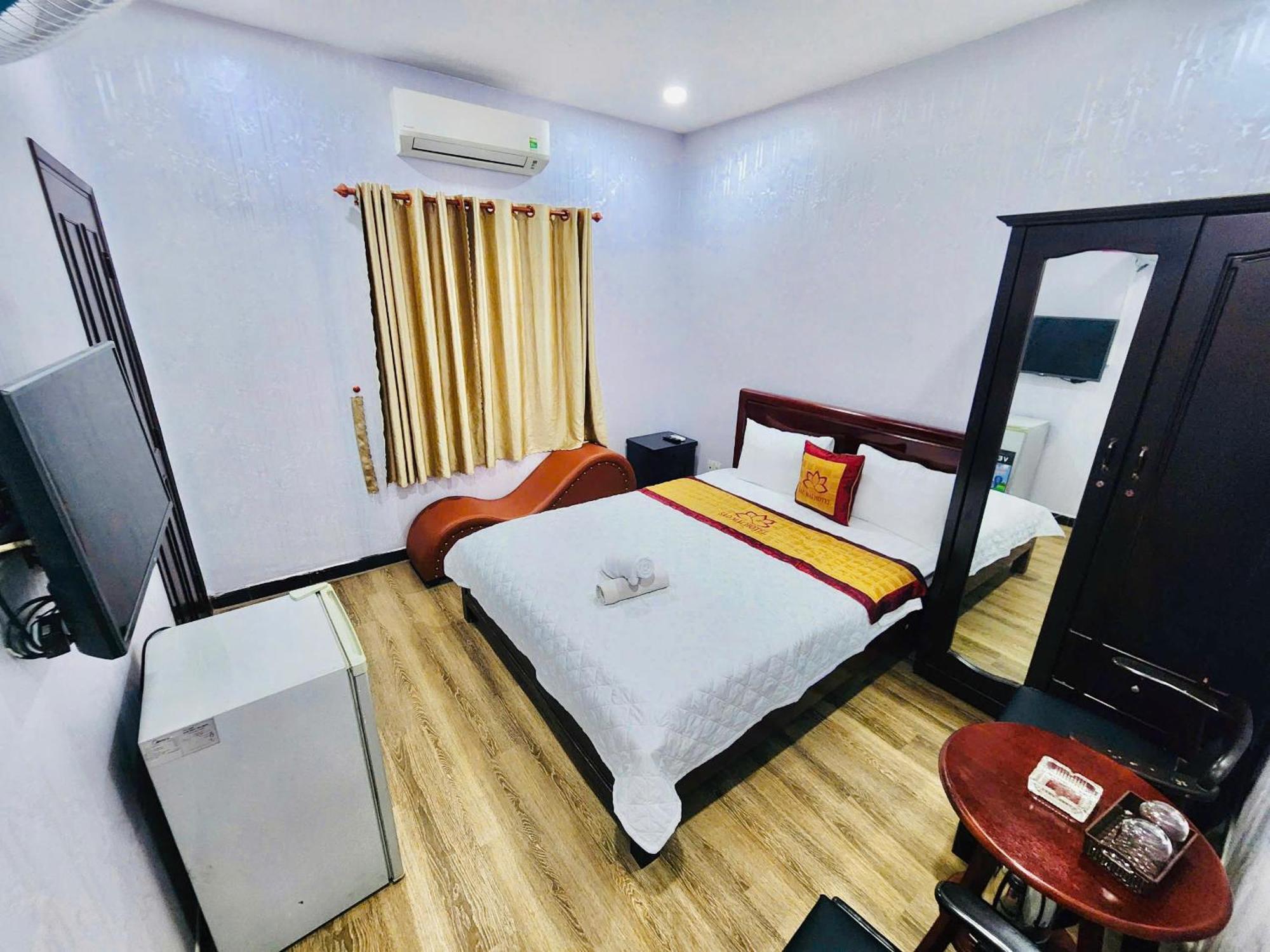 Khach San Sao Mai Hotel Хошимин Екстериор снимка